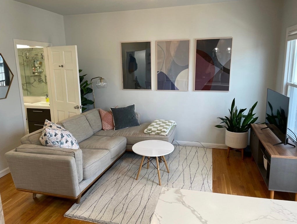 258 Everett 3