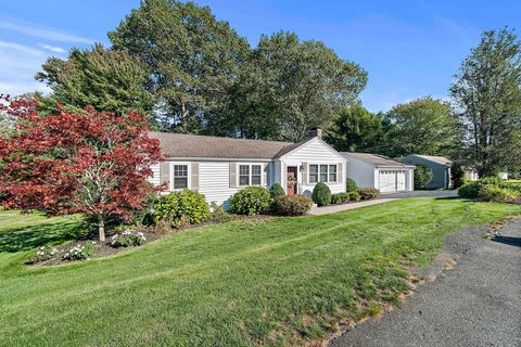 12 Dix Rd Woburn MA 01801