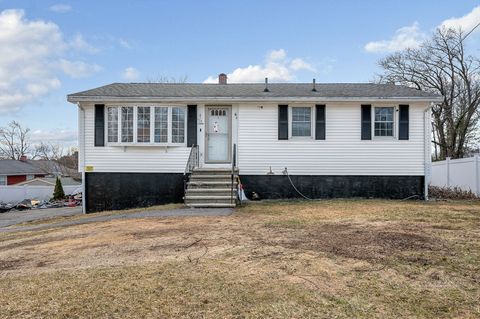 Photo of 14 New Caster Dr, Lowell, MA 01854 (MLS # 73493719)