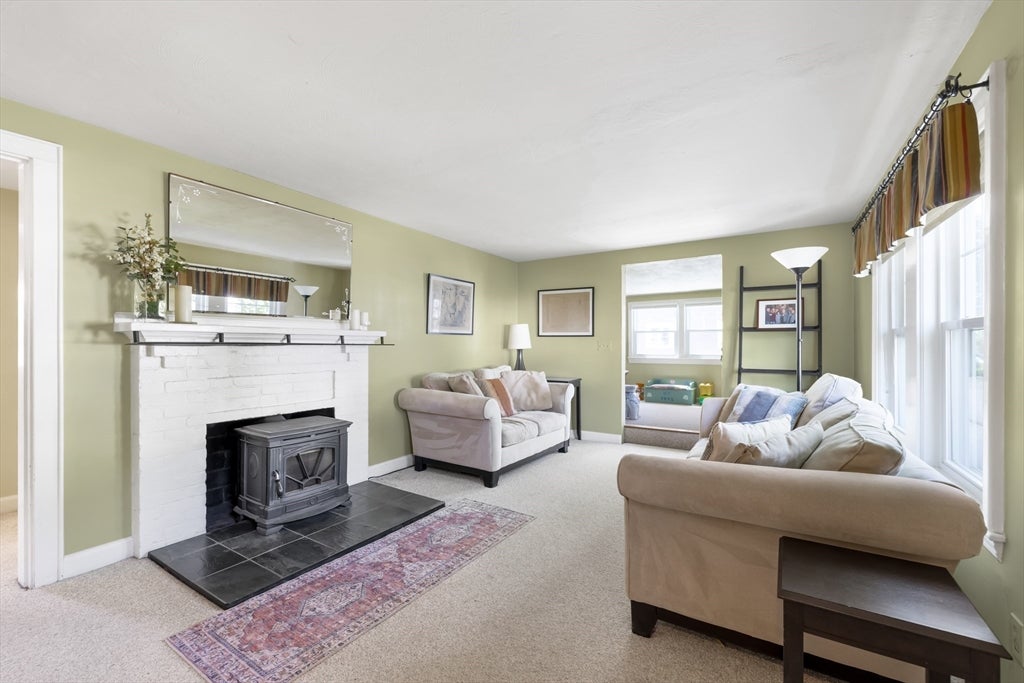 42 Hawthorn Ave