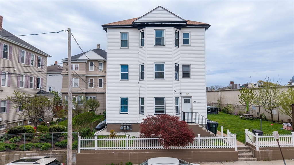 80 Lane St