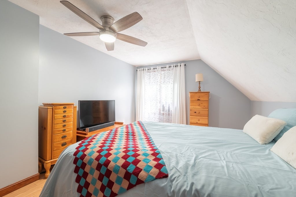 15 Thatcher Sq, Brockton, MA Photo #17