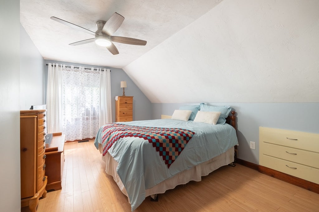 15 Thatcher Sq, Brockton, MA Photo #16