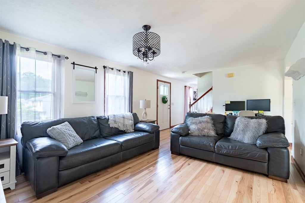 15 Thatcher Sq, Brockton, MA Photo #3