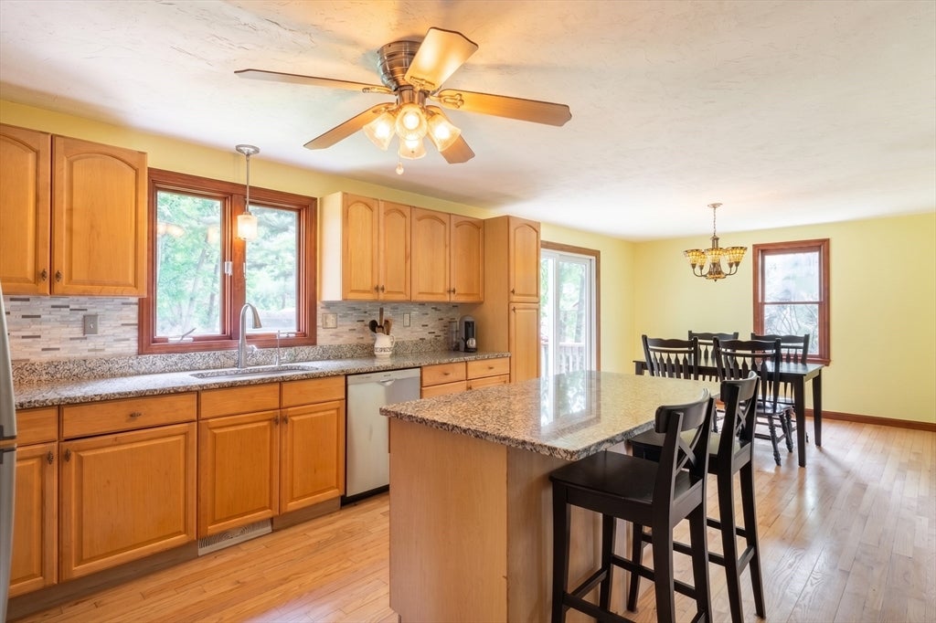 15 Thatcher Sq, Brockton, MA Photo #7