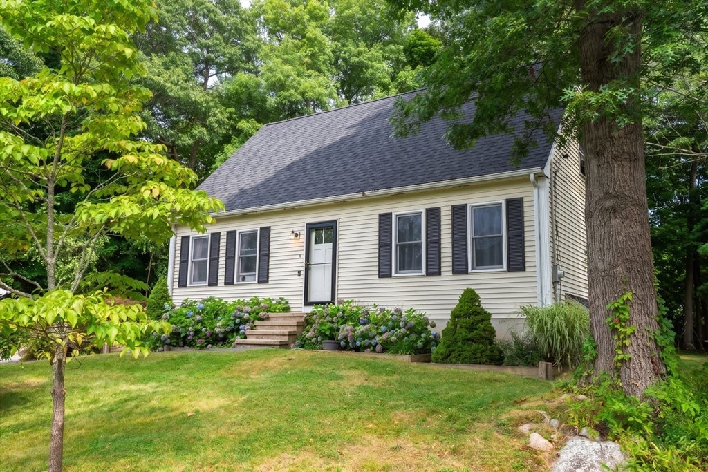 Photo of 15 Thatcher Sq, Brockton, MA