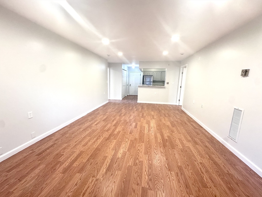 4975 Washington St 109