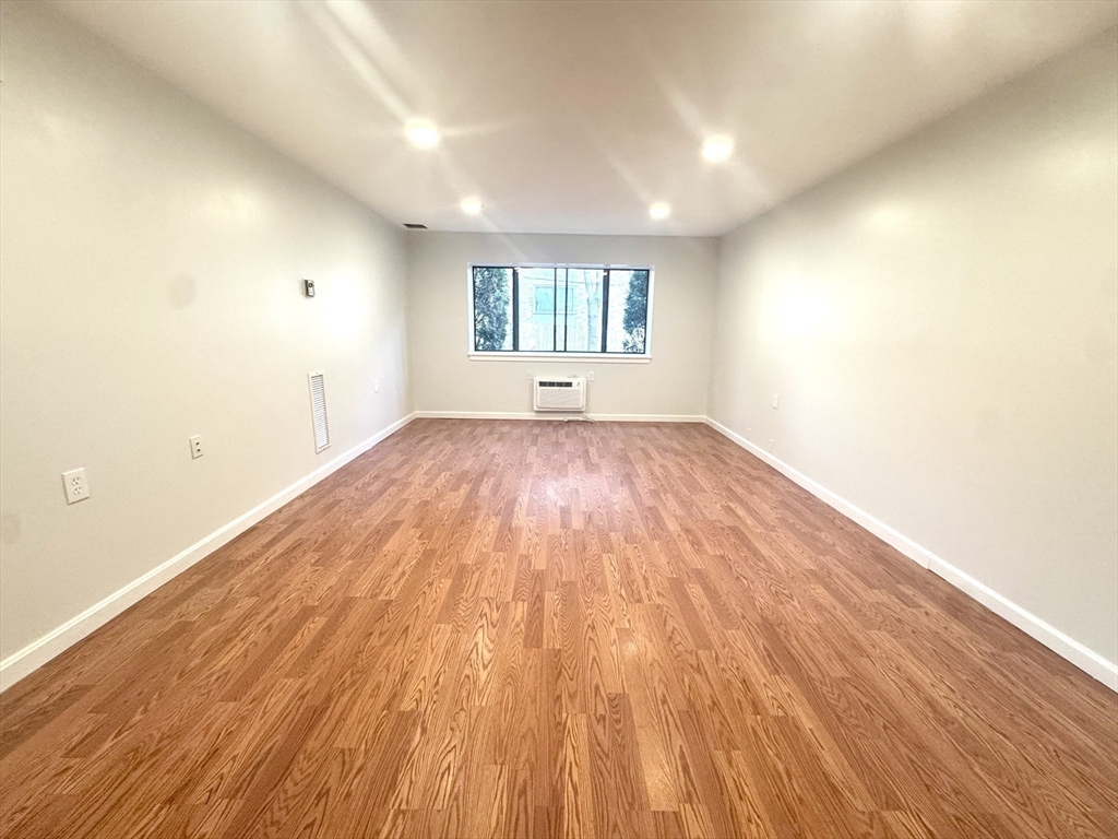 4975 Washington St 109