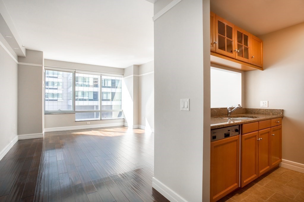 1 Avery St 11C