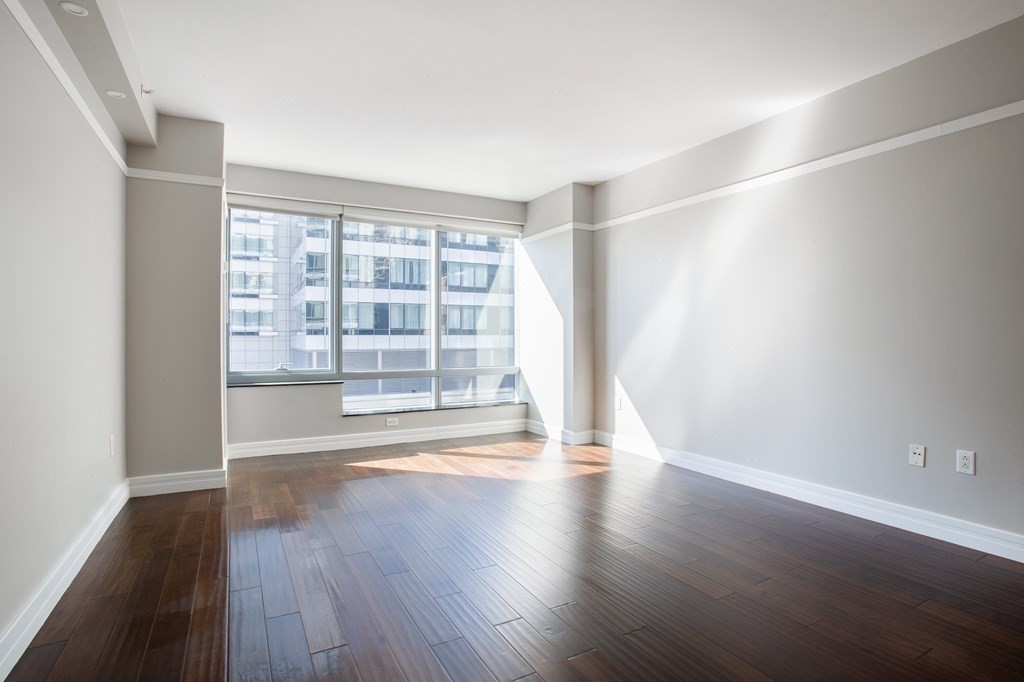 1 Avery St 11C