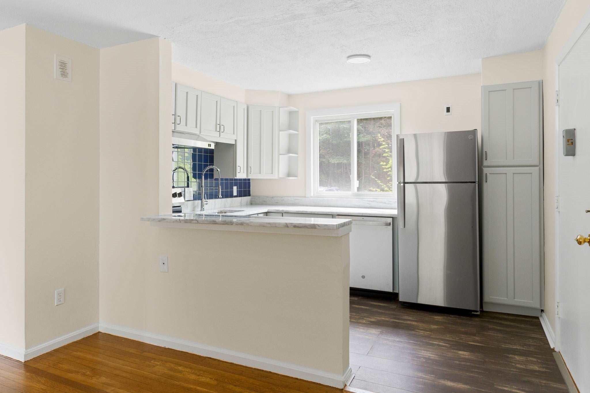 63 Lionel Ave C