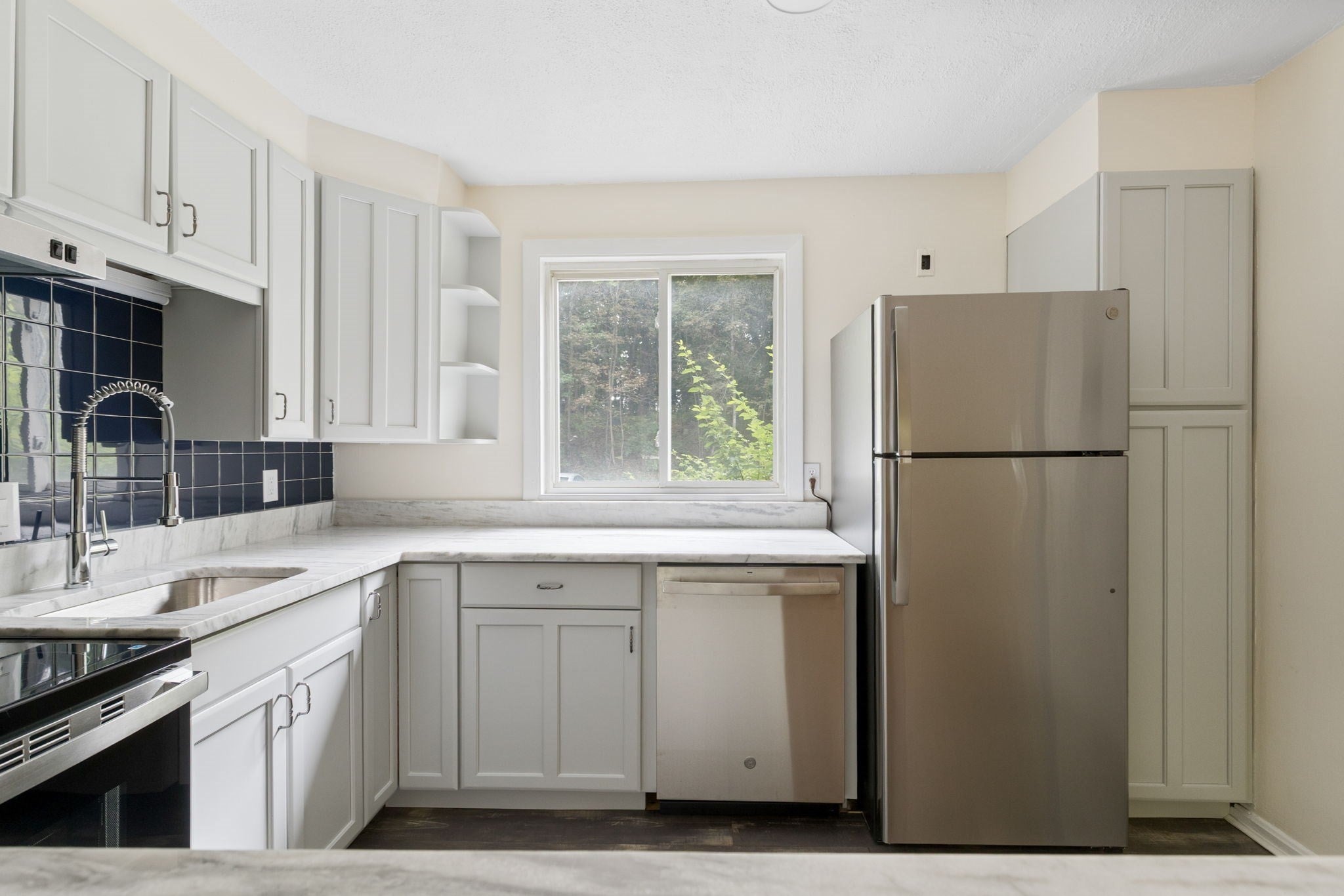 63 Lionel Ave C