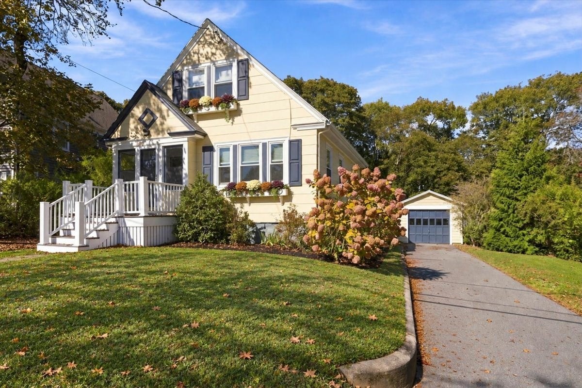 Photo of 82 Manatee Rd, Hingham, MA