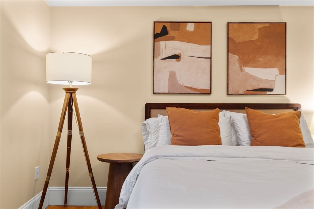 Boston, Massachusetts 02127, United States, 2 Bedrooms Bedrooms, ,2 BathroomsBathrooms,Residential,Pending,105142