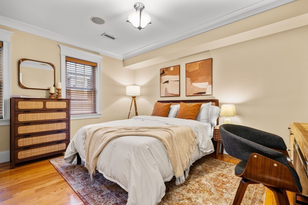 Boston, Massachusetts 02127, United States, 2 Bedrooms Bedrooms, ,2 BathroomsBathrooms,Residential,Pending,105142