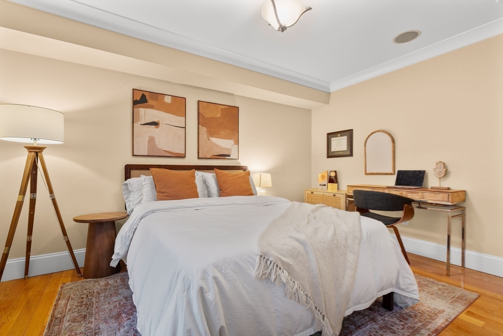 Boston, Massachusetts 02127, United States, 2 Bedrooms Bedrooms, ,2 BathroomsBathrooms,Residential,Pending,105142