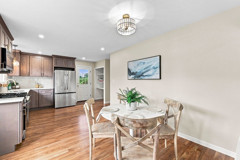 60 Sable Ave