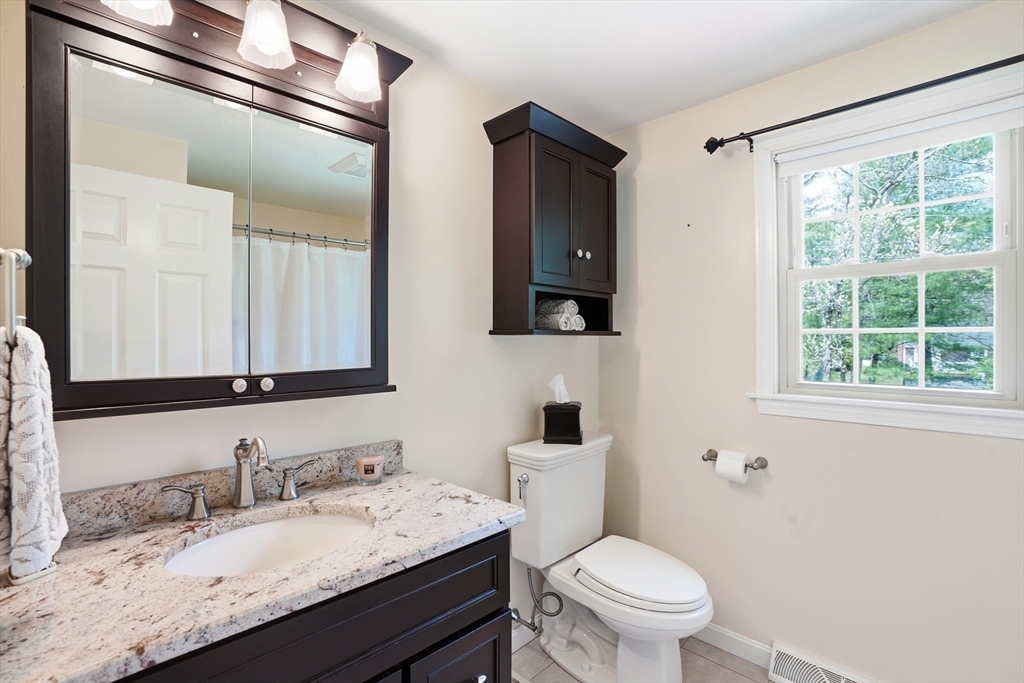 10 Amy Ln, Plymouth, MA, 10 Amy Ln, Plymouth, MA Photo #25