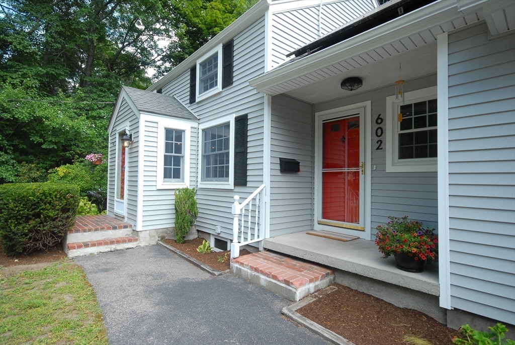 602 Potter Rd