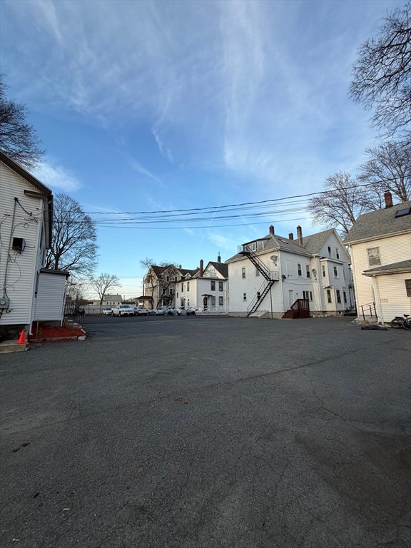 90-96 Bacon St