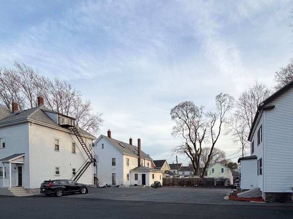 90-96 Bacon St