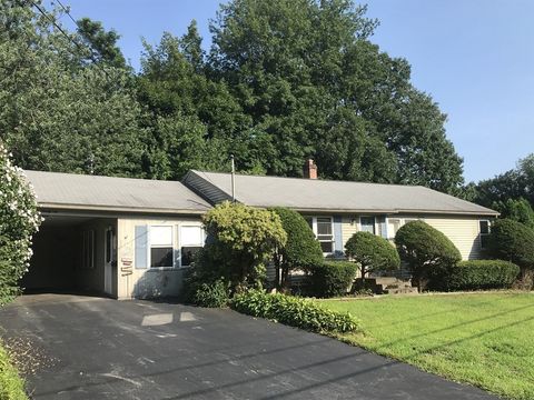 26 Valleyview Rd Leominster MA 01453