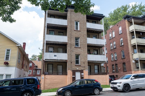 468 LIBERTY ST APT 1R, SPRINGFIELD, MA 01104 - Image 7564936cbd40cdee9f3e02b4a05f1b4d/3208006878
