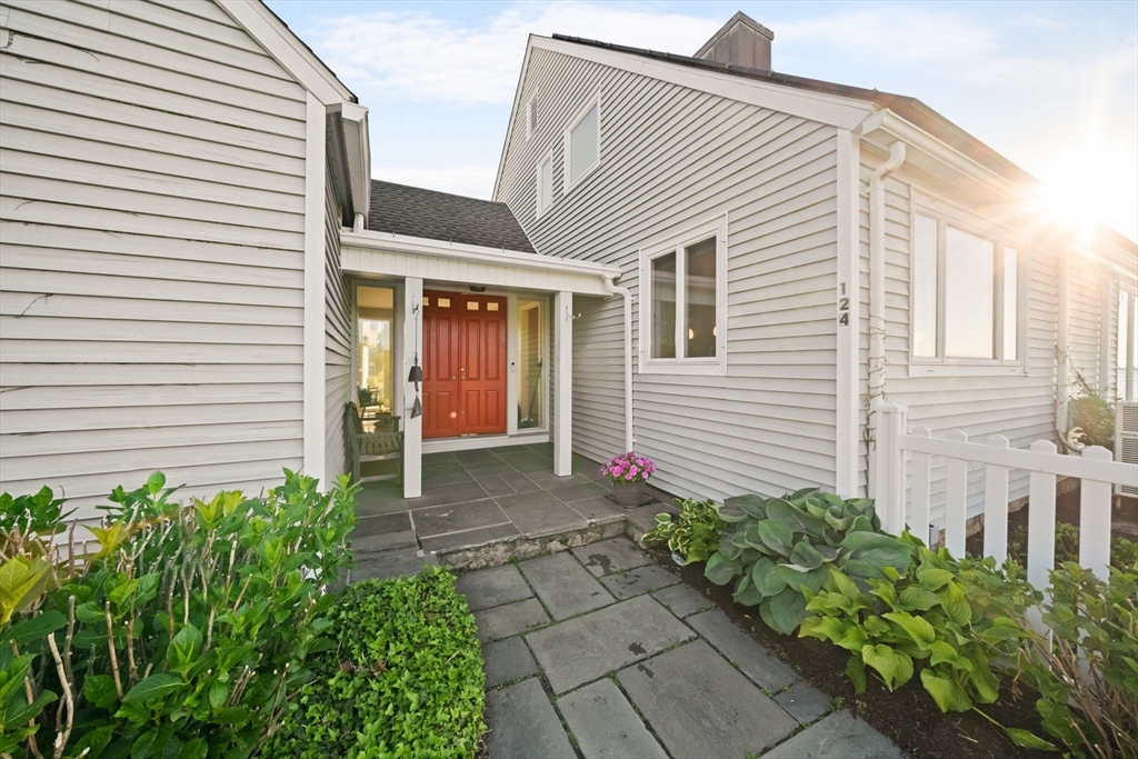 124 William St