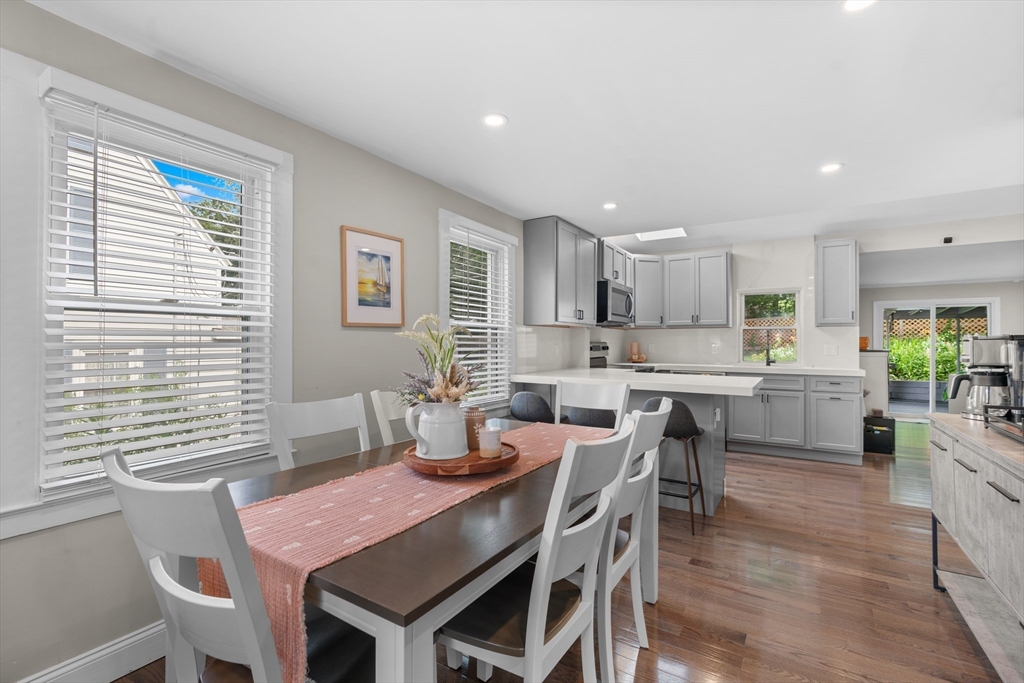 11 Heroult Rd