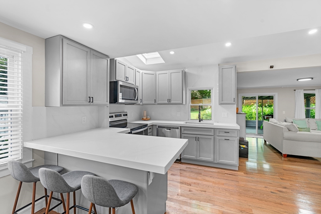 11 Heroult Rd