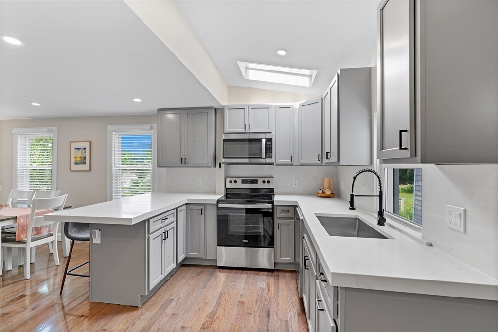 11 Heroult Rd