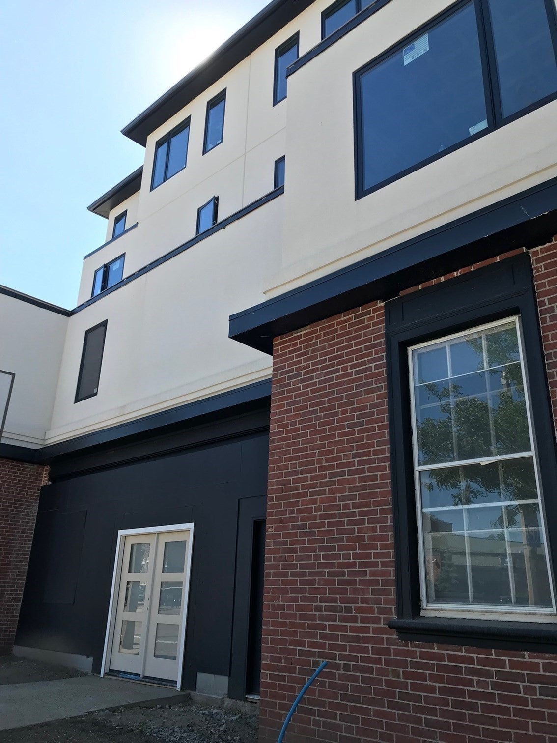 979 Main St 4