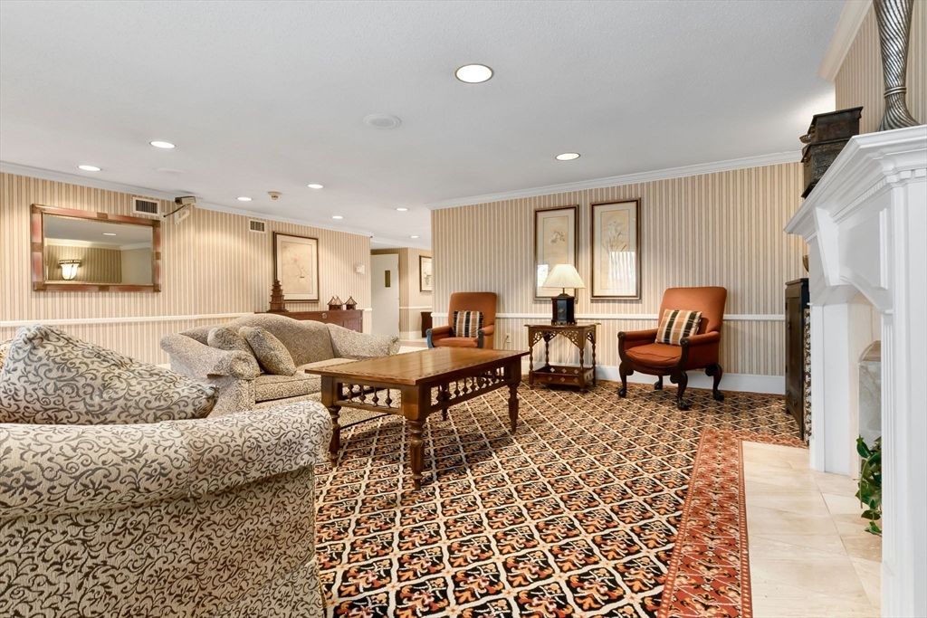1008 Paradise Road 1M