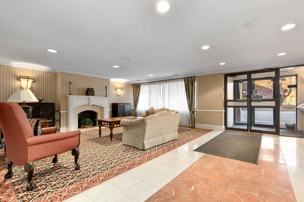 1008 Paradise Road 1M