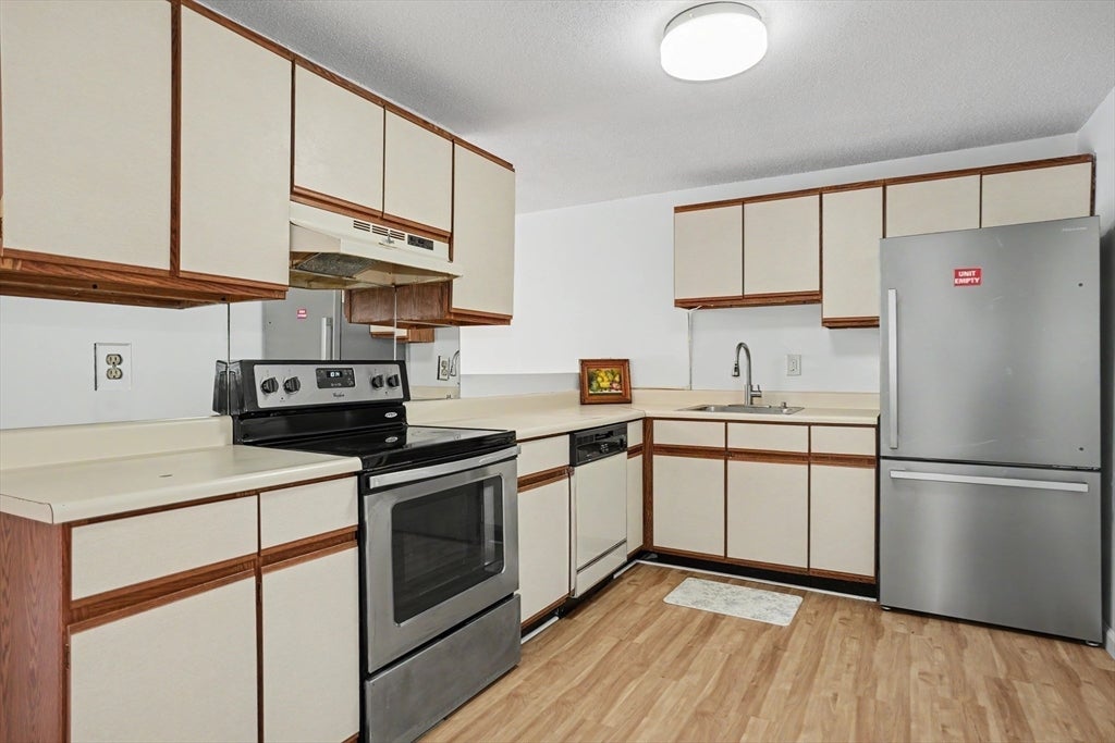 181 Littleton Rd 211