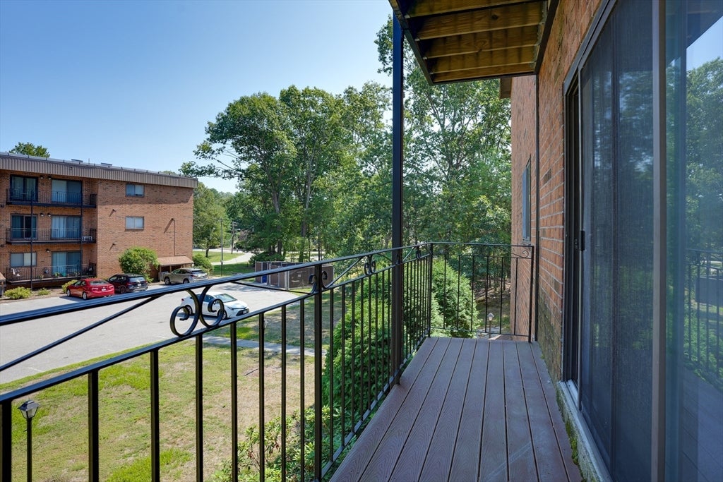 181 Littleton Rd 211