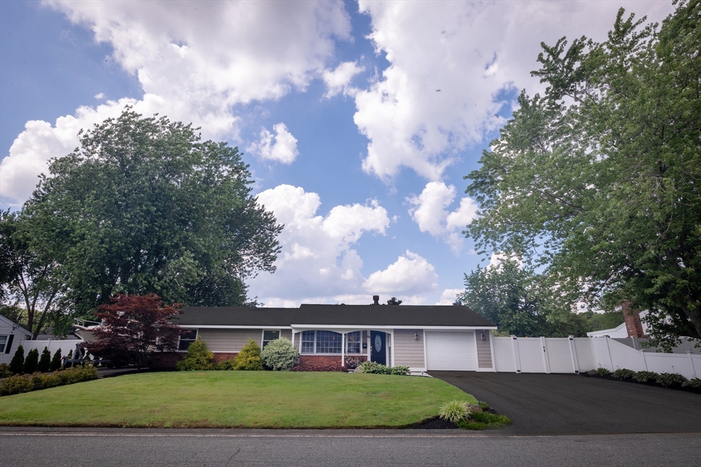 95 Nicholson Dr