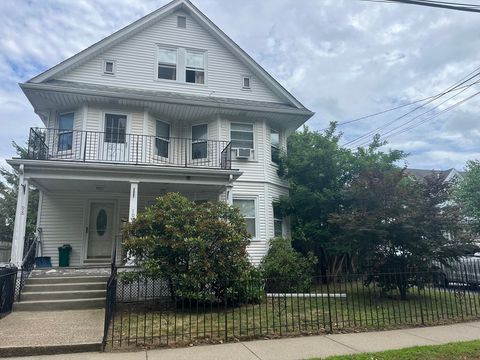 Photo of 98 Dexter Ave #2, Watertown, MA 02472 (MLS # 73439641)