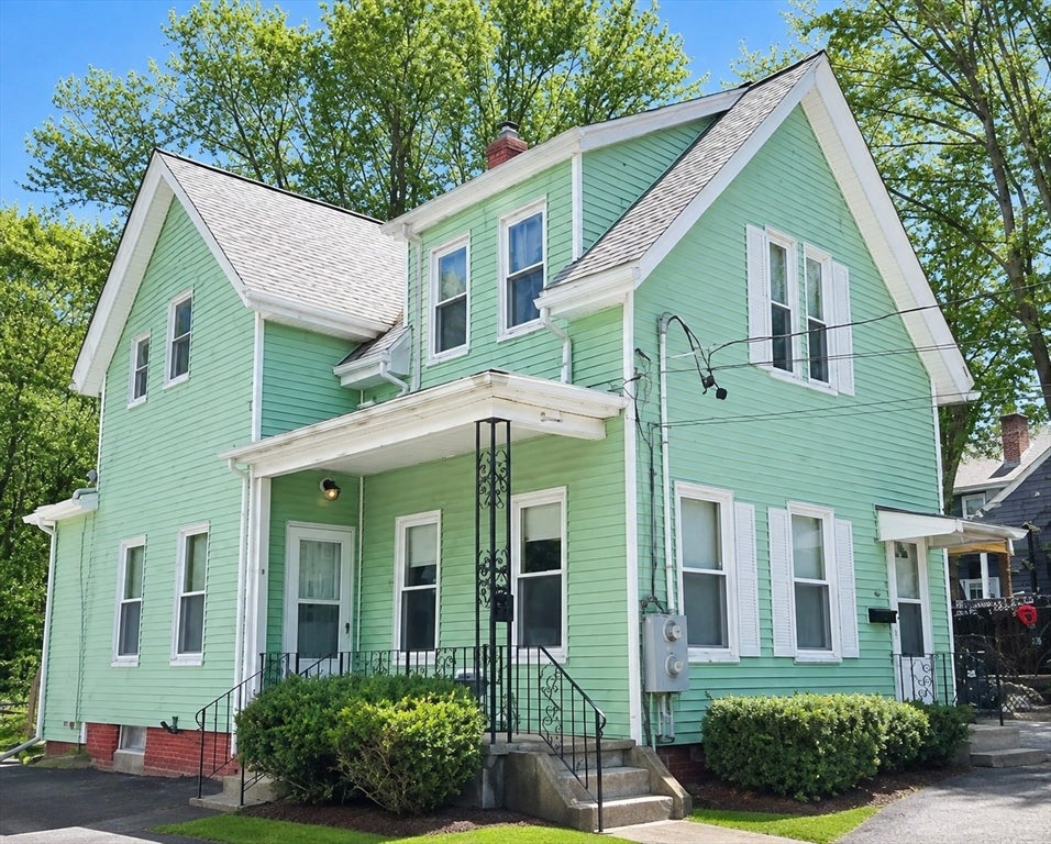 Click for 70 Hingham St #1, Rockland, MA slideshow