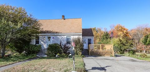 81 Spring Park Ave Dracut MA 01826