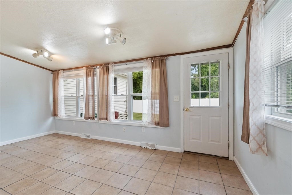 170 Townsend Ave, Lowell, MA, 170 Townsend Ave, Lowell, MA Photo #12