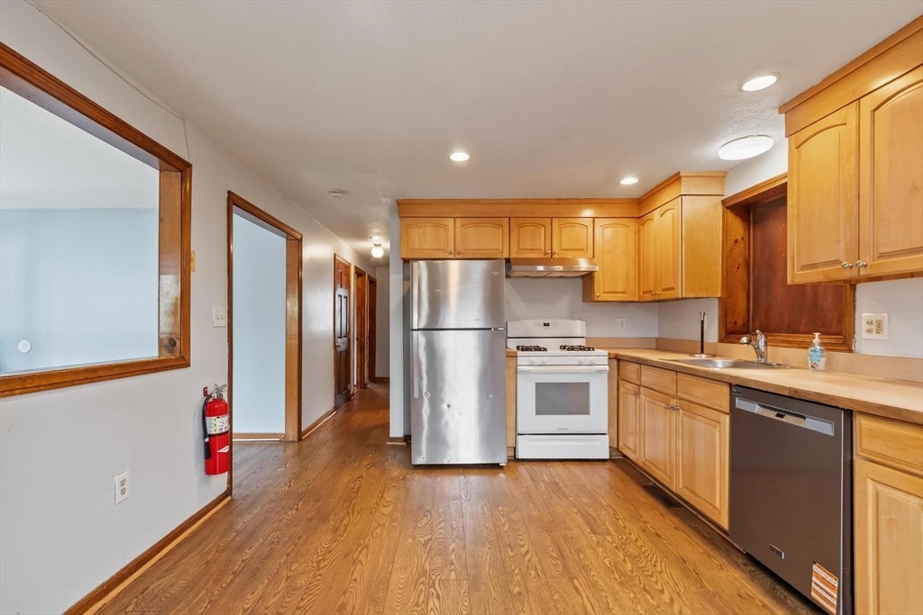170 Townsend Ave, Lowell, MA, 170 Townsend Ave, Lowell, MA Photo #10