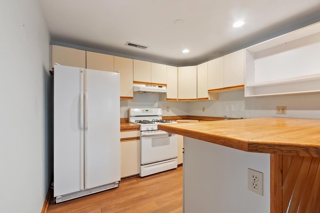 170 Townsend Ave, Lowell, MA, 170 Townsend Ave, Lowell, MA Photo #30