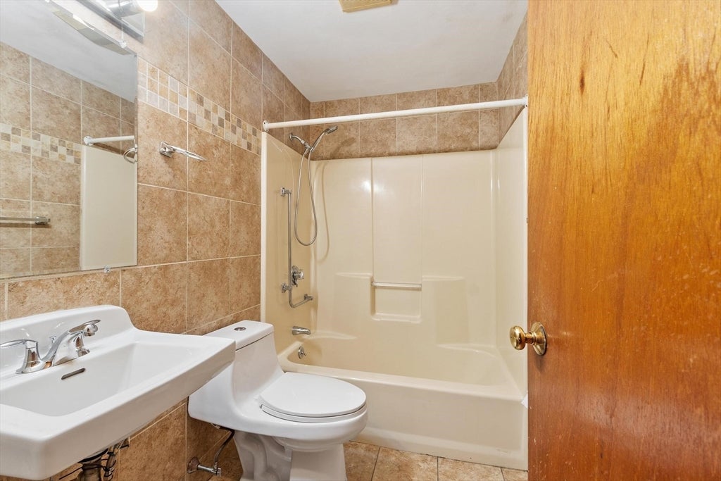 170 Townsend Ave, Lowell, MA, 170 Townsend Ave, Lowell, MA Photo #34
