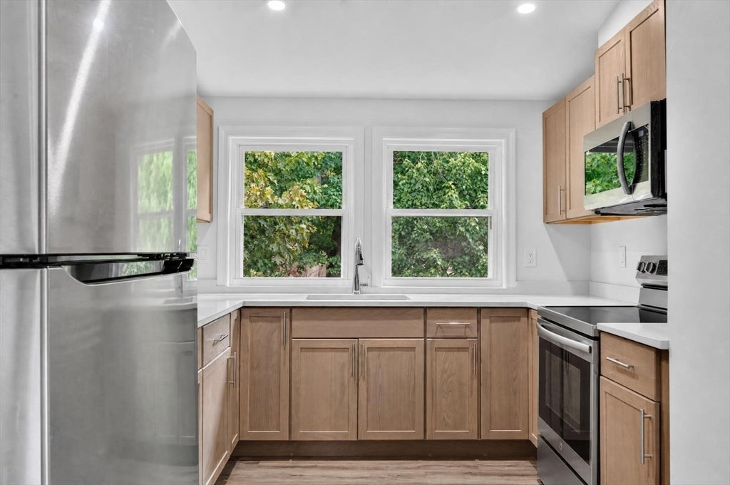 391 Cedar Brook Rd #2, Lynn, MA, 391 Cedar Brook Rd #2, Lynn, MA Photo #3
