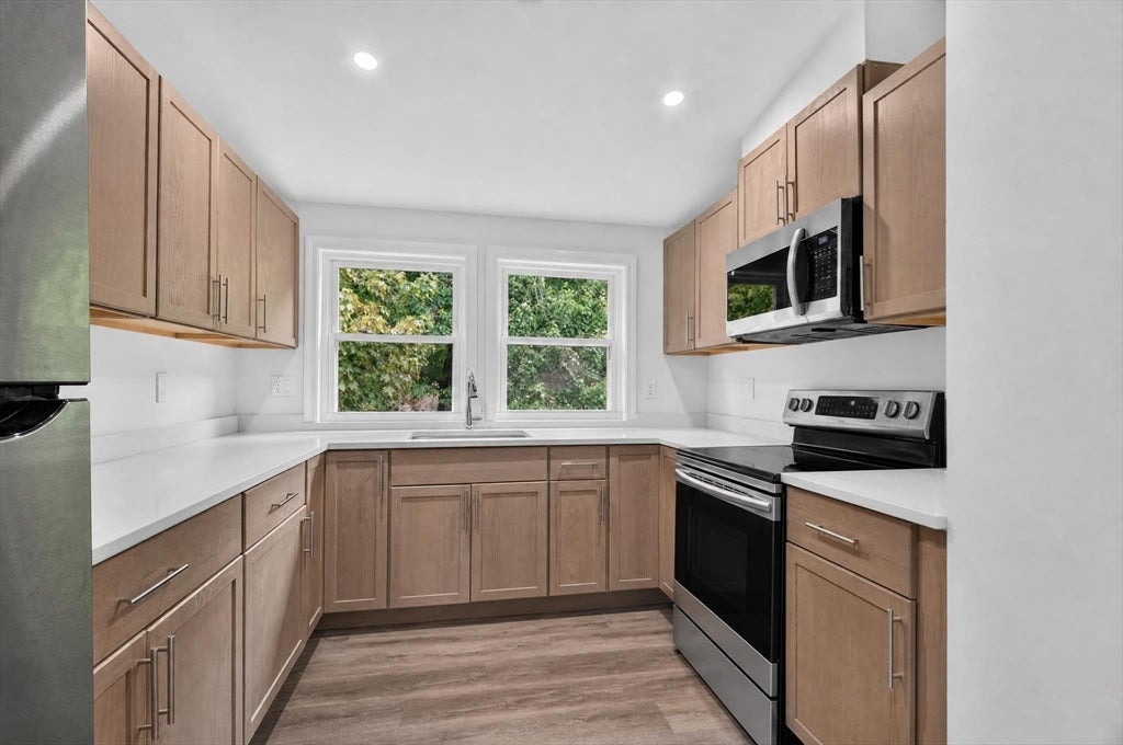 391 Cedar Brook Rd #2, Lynn, MA, 391 Cedar Brook Rd #2, Lynn, MA Photo #2
