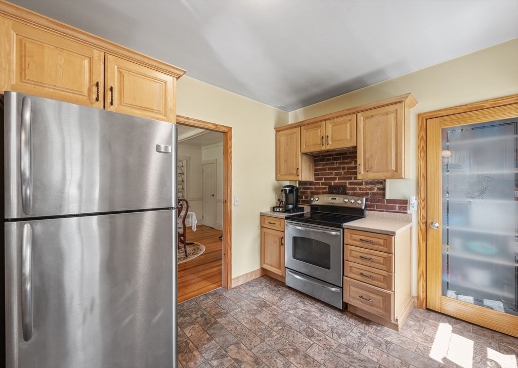 369 Mattakeesett St, Pembroke, MA, 369 Mattakeesett St, Pembroke, MA Photo #17