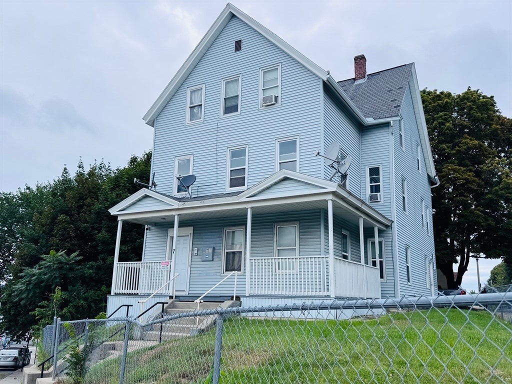 Photo of 17 Winthrop St, Worcester, MA
