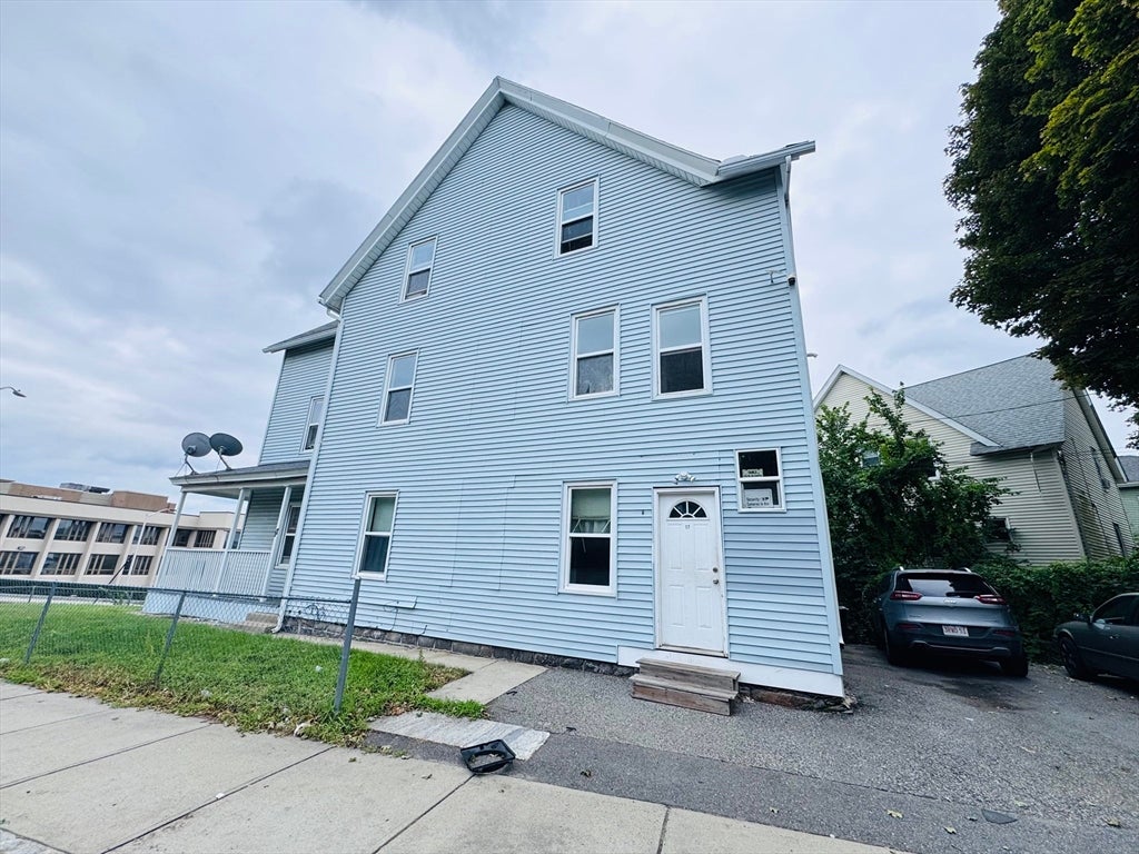 17 Winthrop St, Worcester, MA Photo #39