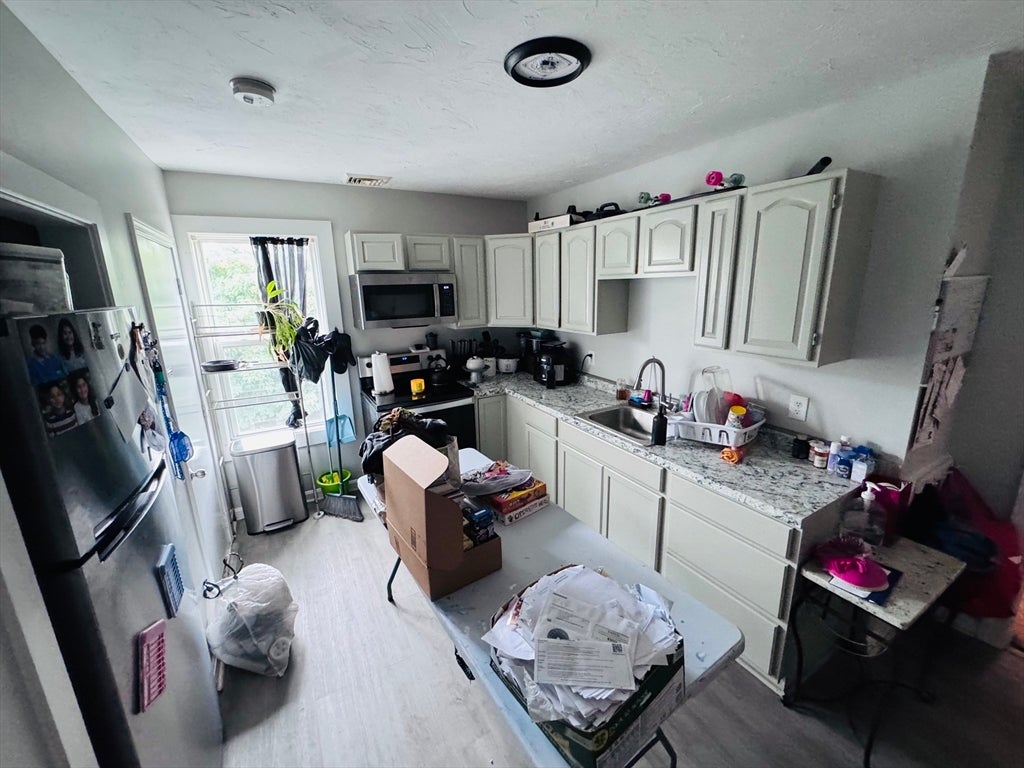 17 Winthrop St, Worcester, MA Photo #29